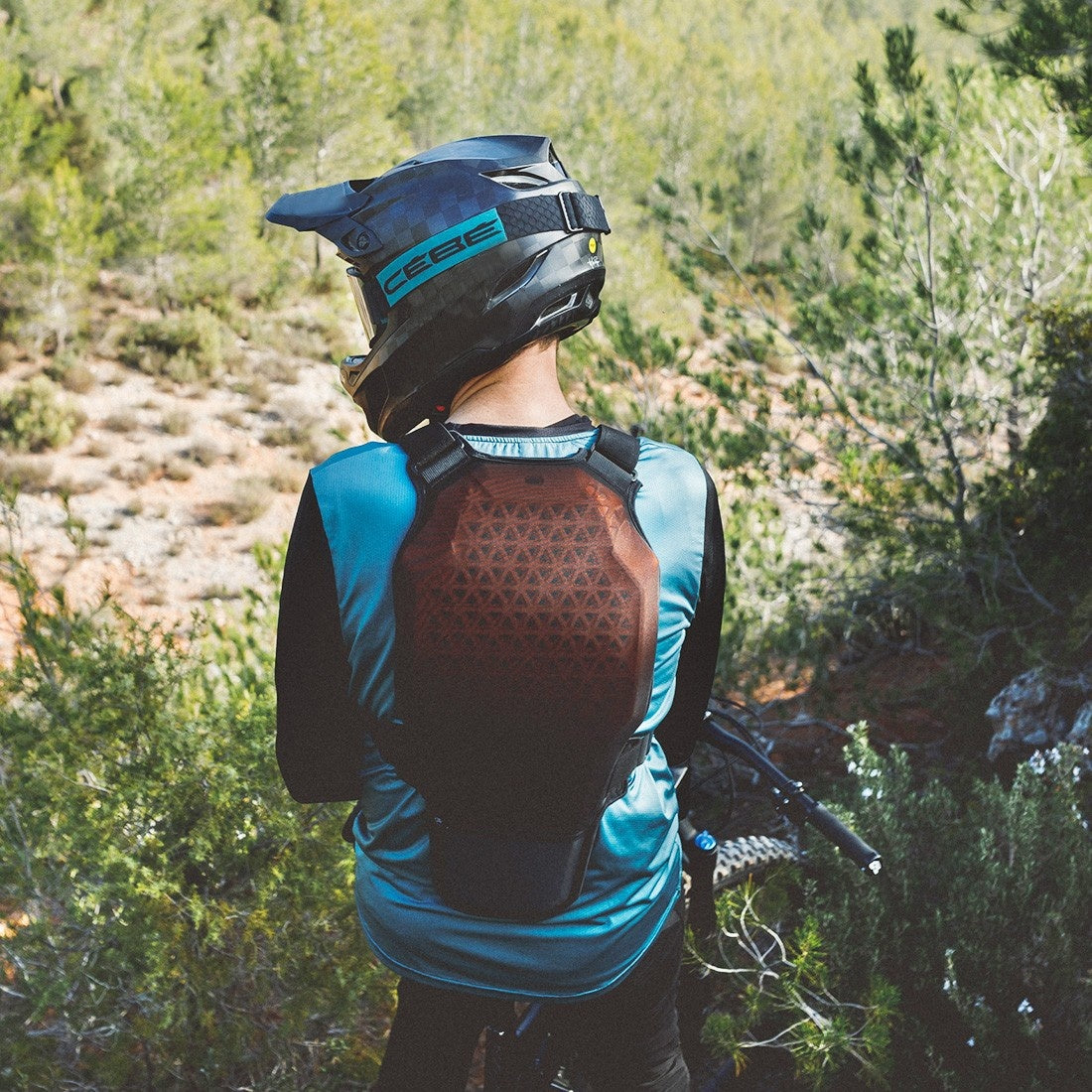 Alpha Plastron, Plastron de protection vélo D30